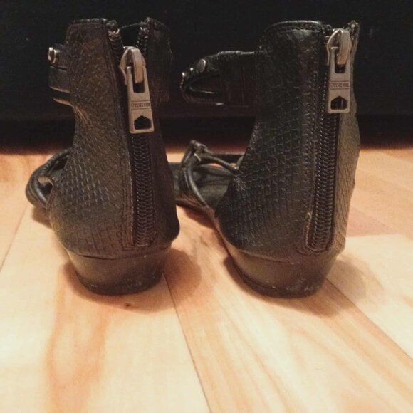 Chelsee Gladiator Style Sandals | Studded & Zipper Detail | Size 9 - Picture 4 of 4